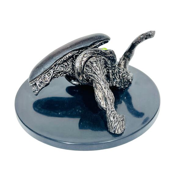 AVP Alien vs Predator 2" Alien Dying 2005 Kotobukiya Toys Movie Action Figure - Picture 1 of 7